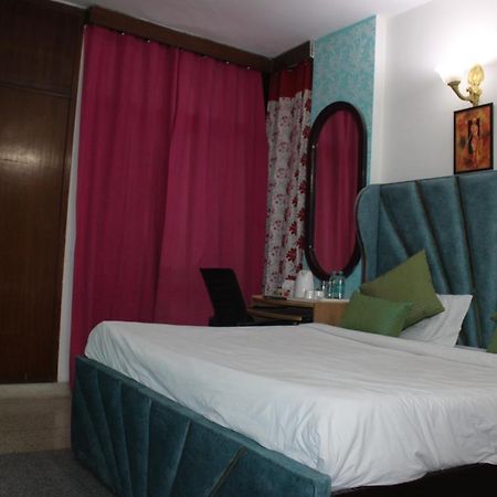 Awasthi Kozi Stays B&B - Closest To Vfs New Delhi Extérieur photo