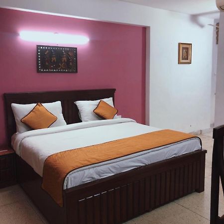 Awasthi Kozi Stays B&B - Closest To Vfs New Delhi Extérieur photo