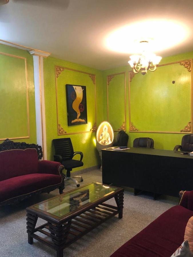 Awasthi Kozi Stays B&B - Closest To Vfs New Delhi Extérieur photo