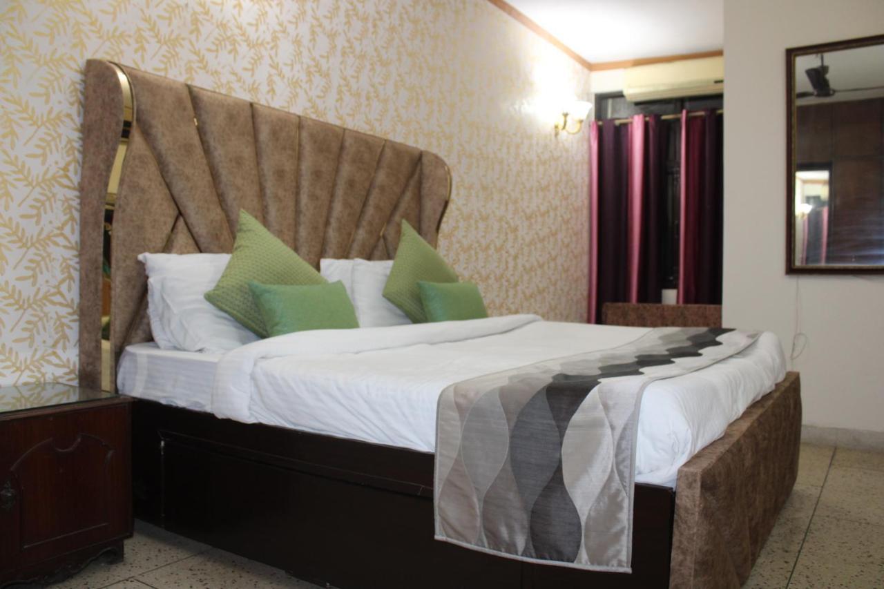 Awasthi Kozi Stays B&B - Closest To Vfs New Delhi Extérieur photo