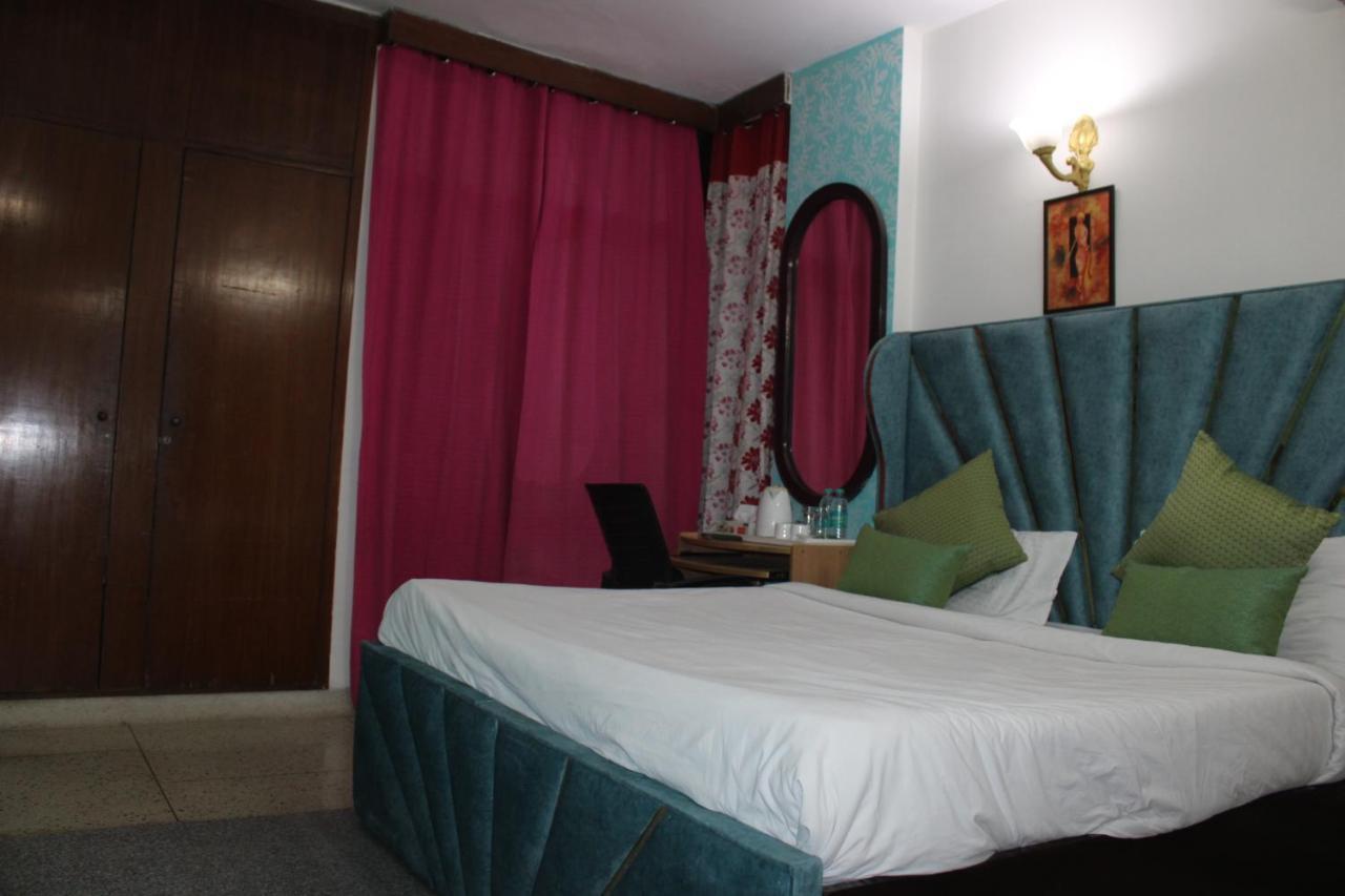 Awasthi Kozi Stays B&B - Closest To Vfs New Delhi Extérieur photo