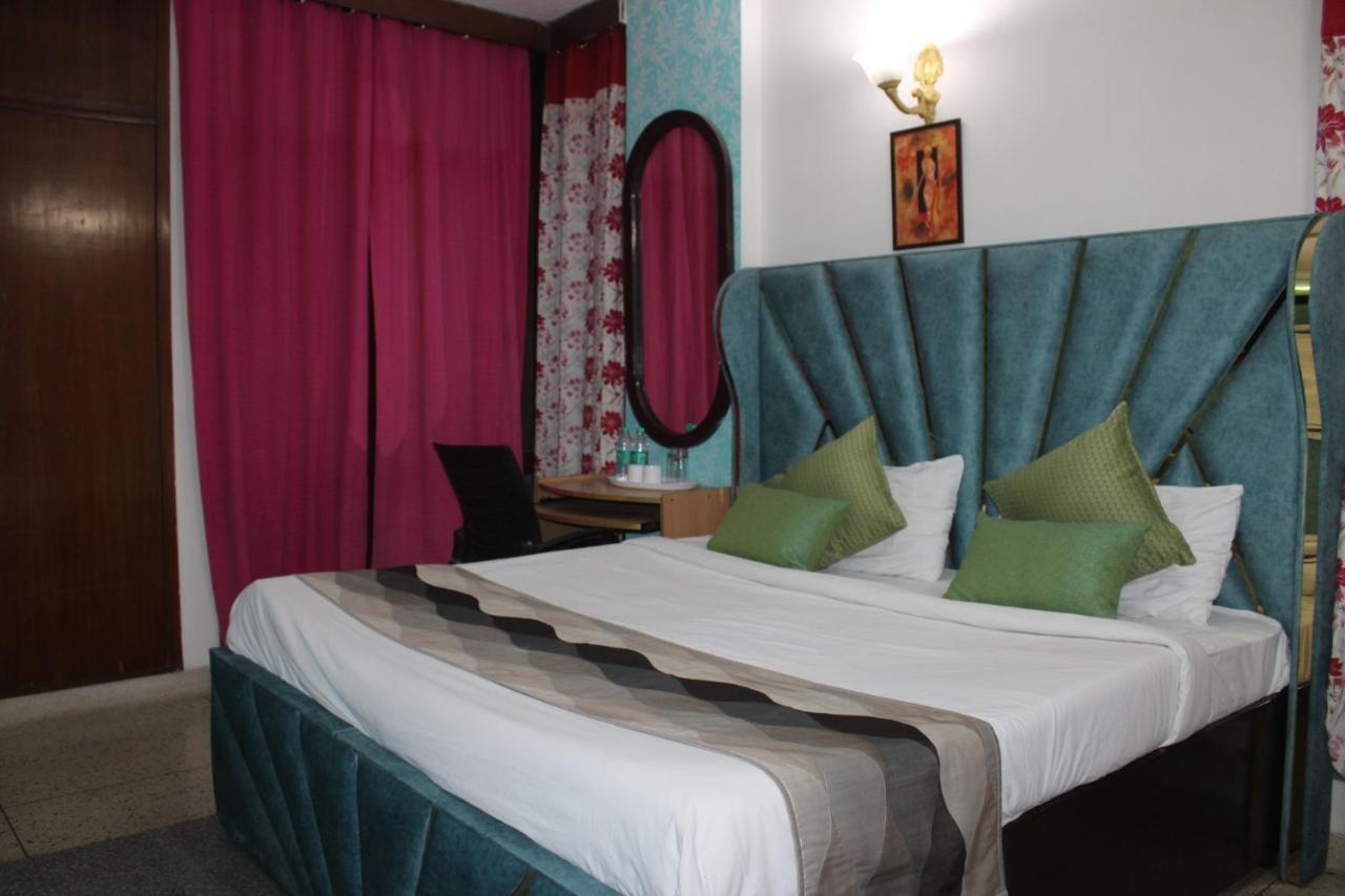 Awasthi Kozi Stays B&B - Closest To Vfs New Delhi Extérieur photo