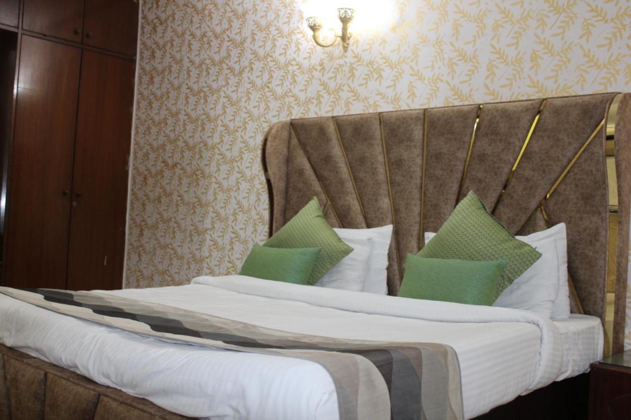 Awasthi Kozi Stays B&B - Closest To Vfs New Delhi Extérieur photo