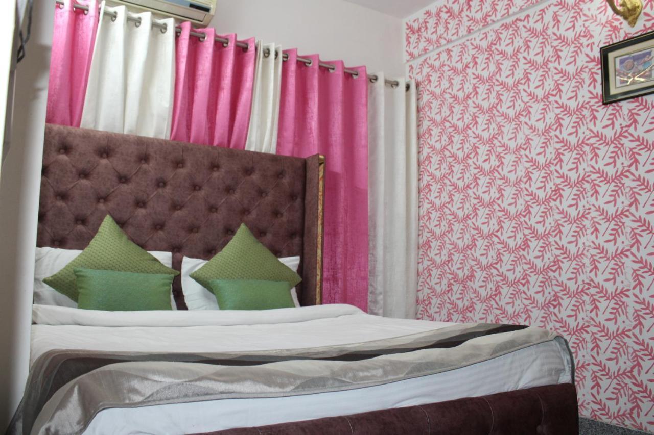 Awasthi Kozi Stays B&B - Closest To Vfs New Delhi Extérieur photo