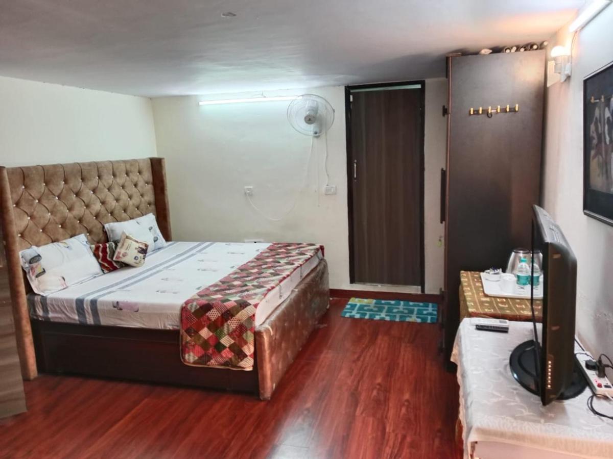Awasthi Kozi Stays B&B - Closest To Vfs New Delhi Extérieur photo